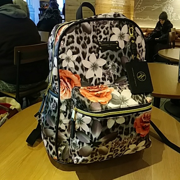 Adrienne Vittadini printed backpack - Picture 1 of 4